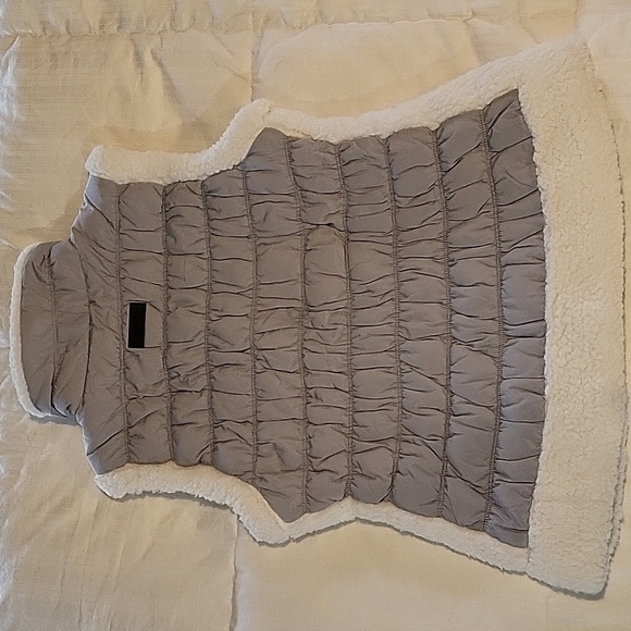LIKE NEW! CALVIN KLEIN GREY WITH FLEECE TRIM VEST WOMEN'S LARGE - Picture 6 of 12